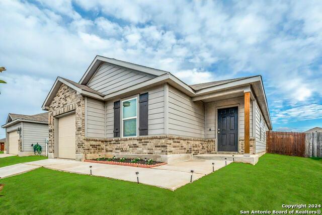 Listing photo id 1 for 7618 Capstone Rdg