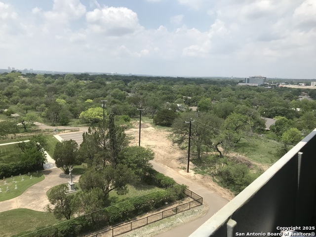 Listing photo id 13 for 7039 San Pedro 810