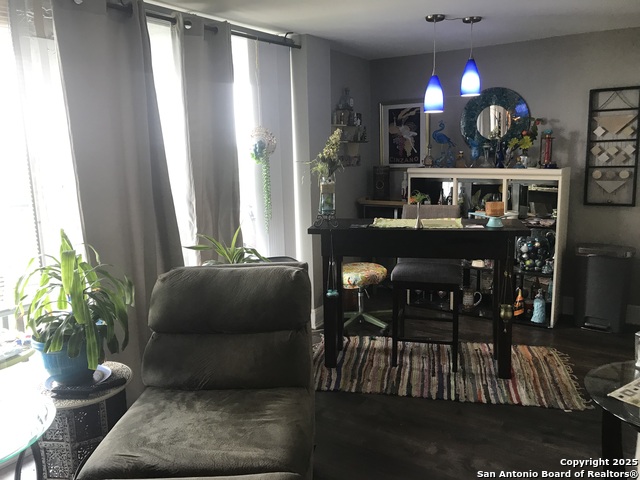 Listing photo id 0 for 7039 San Pedro 810