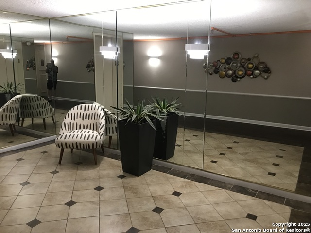 Listing photo id 26 for 7039 San Pedro 810
