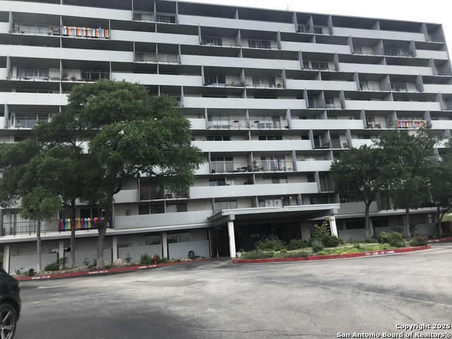 Listing photo id 27 for 7039 San Pedro 810