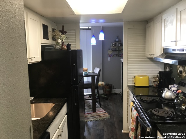 Listing photo id 2 for 7039 San Pedro 810