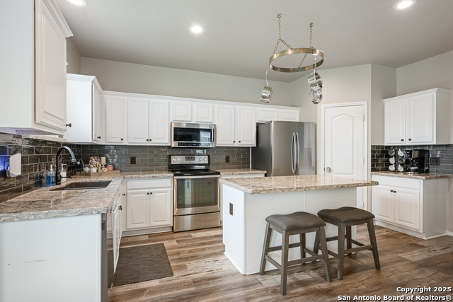 Listing photo id 9 for 23806 Calico Chase
