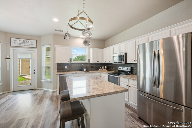Listing photo id 10 for 23806 Calico Chase