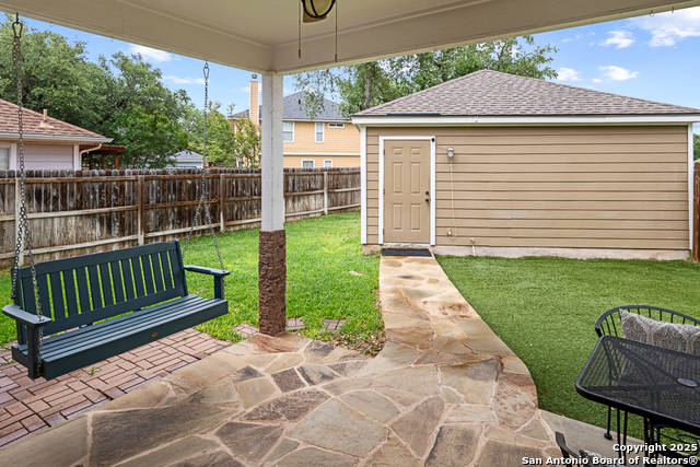 Listing photo id 4 for 23806 Calico Chase