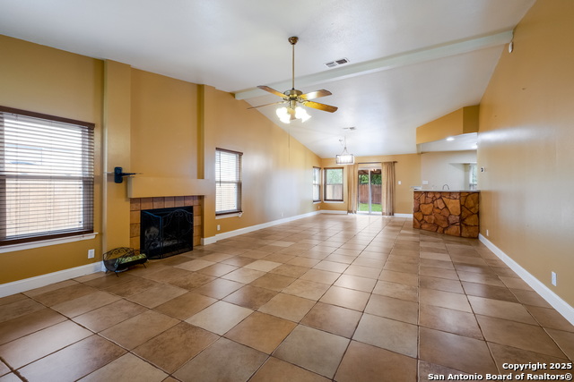 Listing photo id 1 for 2614 Johnson Grass