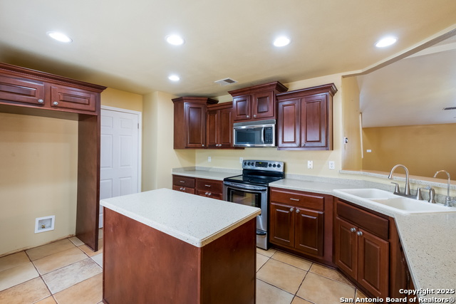 Listing photo id 5 for 2614 Johnson Grass