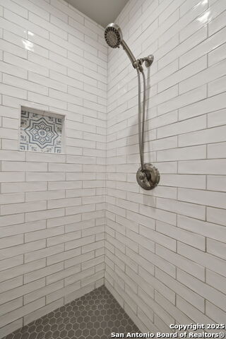Image 16 of 31 For 118 Routt St