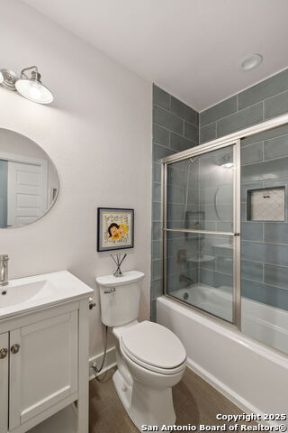 Image 21 of 31 For 118 Routt St