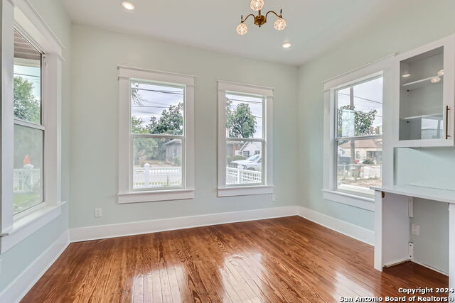 Image 9 of 45 For 515 Highland Blvd W