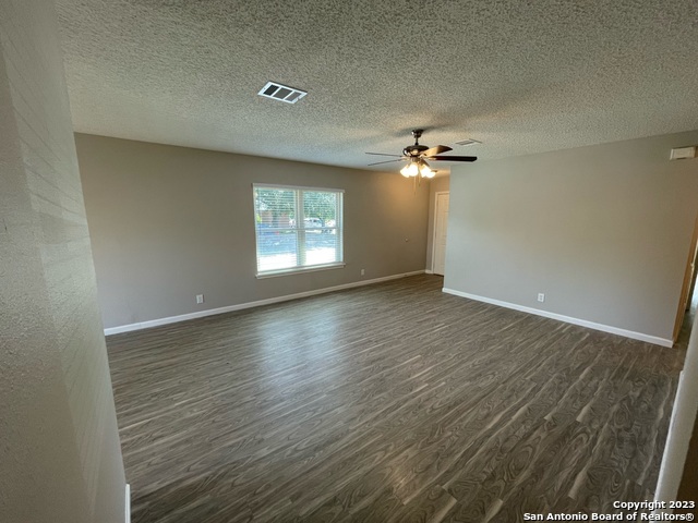 Image 19 of 35 For 7702 Heathridge