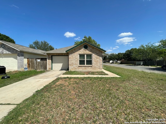 Image 2 of 35 For 7702 Heathridge