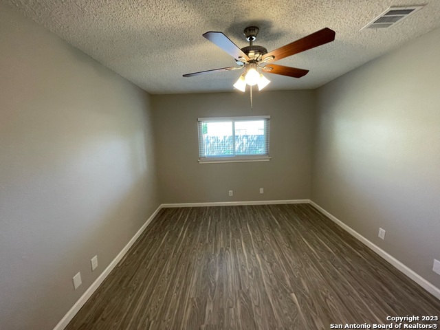 Image 21 of 35 For 7702 Heathridge