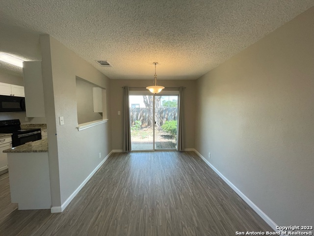 Image 3 of 35 For 7702 Heathridge