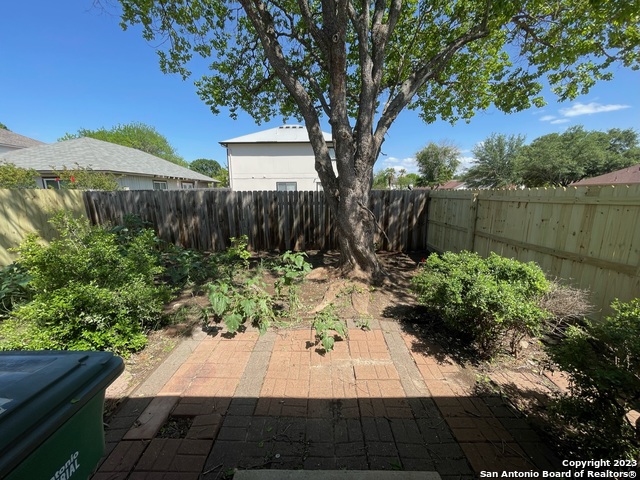 Image 34 of 35 For 7702 Heathridge