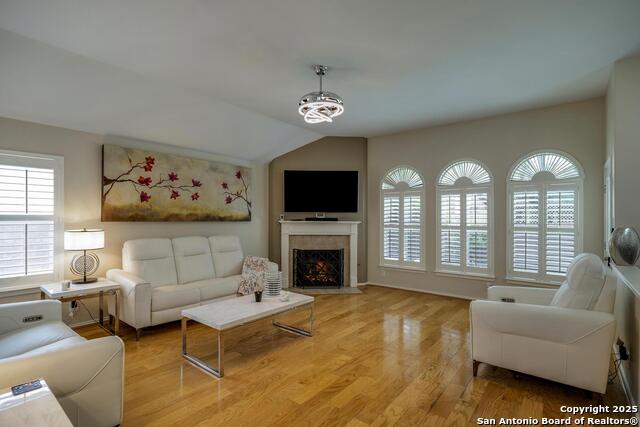 Image 15 of 30 For 18719 Rogers Pass