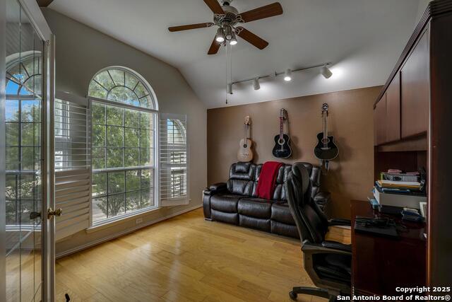 Image 5 of 30 For 18719 Rogers Pass