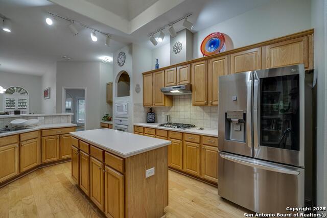 Image 9 of 30 For 18719 Rogers Pass