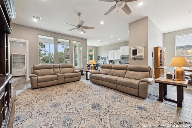 Image 10 of 47 For 3919 Monteverde Way
