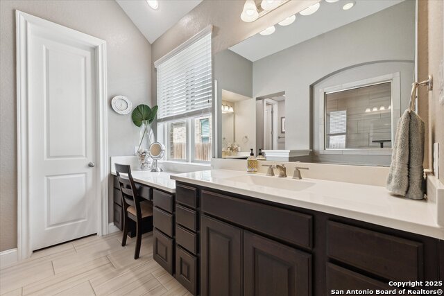 Image 36 of 47 For 3919 Monteverde Way