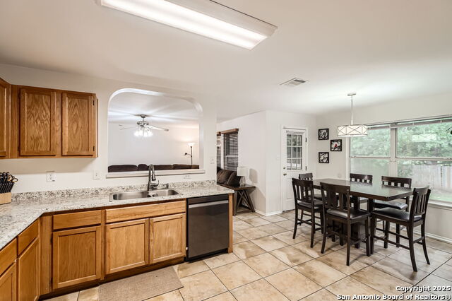 Listing photo id 8 for 10411 Tiger Paw