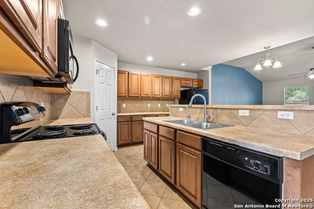 Image 10 of 41 For 3919 Maiden Way
