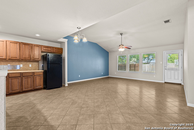 Image 9 of 41 For 3919 Maiden Way