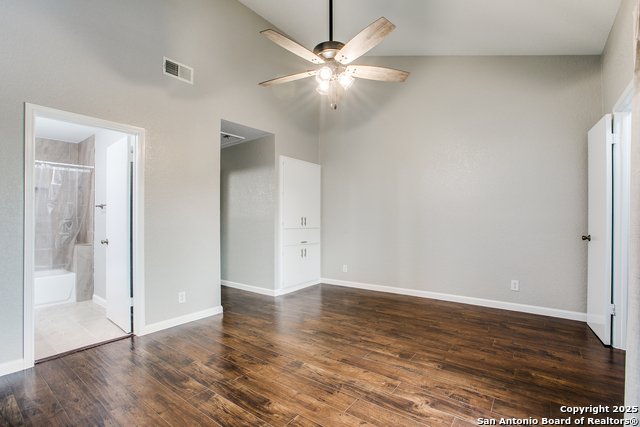 Image 10 of 12 For 11815 Vance Jackson  606