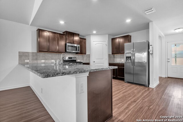 Listing photo id 12 for 2606 Yaupon Ranch