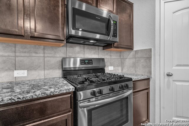 Listing photo id 14 for 2606 Yaupon Ranch