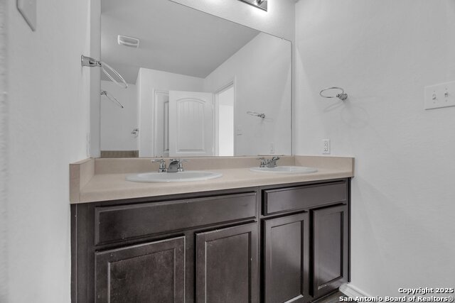 Listing photo id 34 for 2606 Yaupon Ranch
