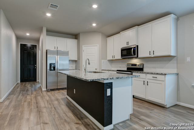 Listing photo id 8 for 3008 Sonoma