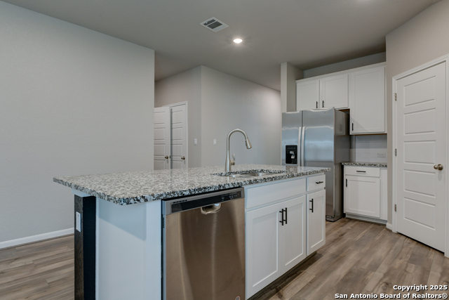 Listing photo id 9 for 3008 Sonoma