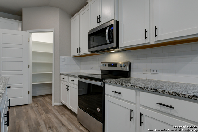 Listing photo id 10 for 3008 Sonoma
