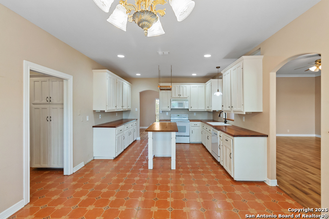 Image 11 of 41 For 29303 Sumpter Dr
