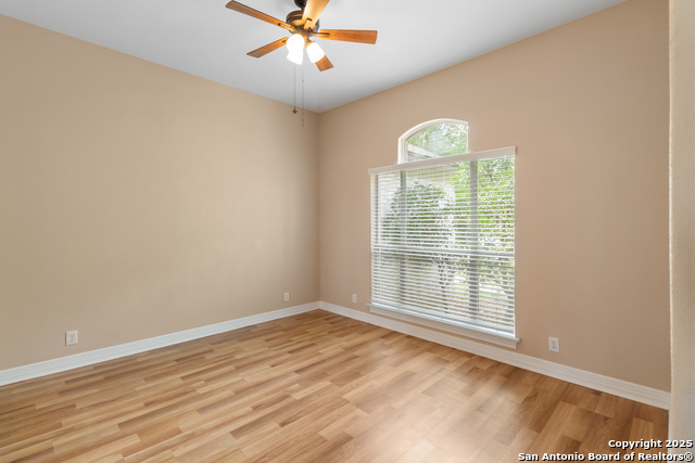 Image 22 of 41 For 29303 Sumpter Dr