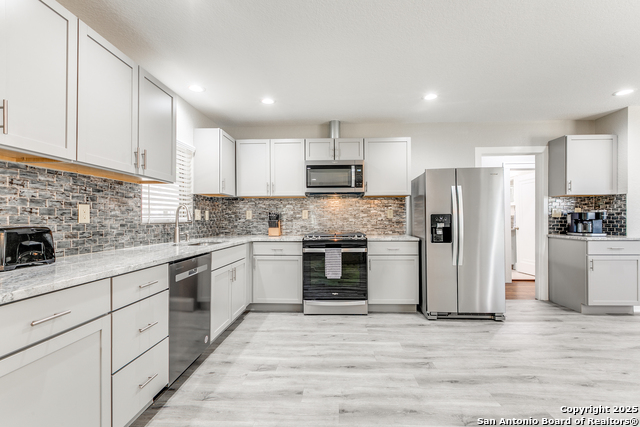 Image 11 of 26 For 2415 W Wildwood