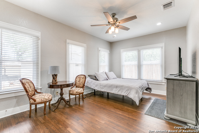 Image 15 of 26 For 2415 W Wildwood