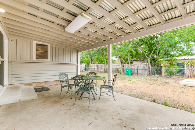 Image 23 of 26 For 2415 W Wildwood
