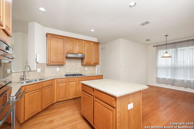 Listing photo id 10 for 5803 Sugarberry