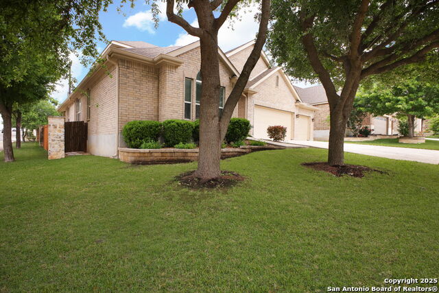 Listing photo id 0 for 5803 Sugarberry