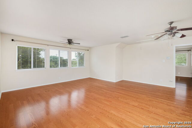 Listing photo id 21 for 5803 Sugarberry