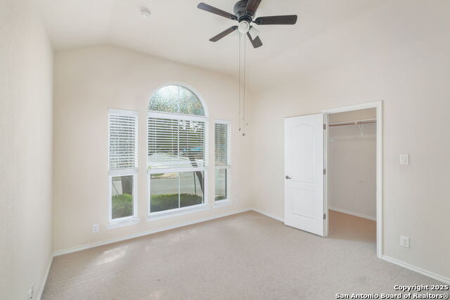 Listing photo id 24 for 5803 Sugarberry