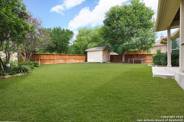 Listing photo id 31 for 5803 Sugarberry