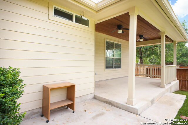 Listing photo id 32 for 5803 Sugarberry