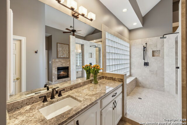 Listing photo id 12 for 11822 Elmscourt