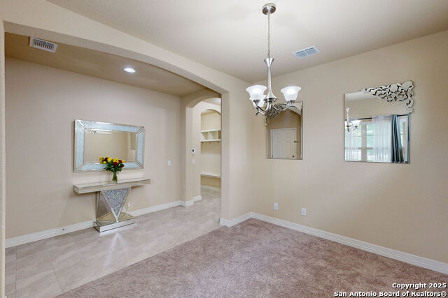 Listing photo id 8 for 9619 Rousseau
