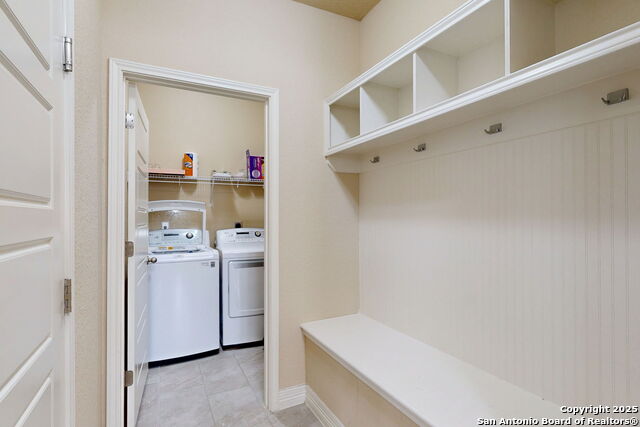 Listing photo id 12 for 9619 Rousseau