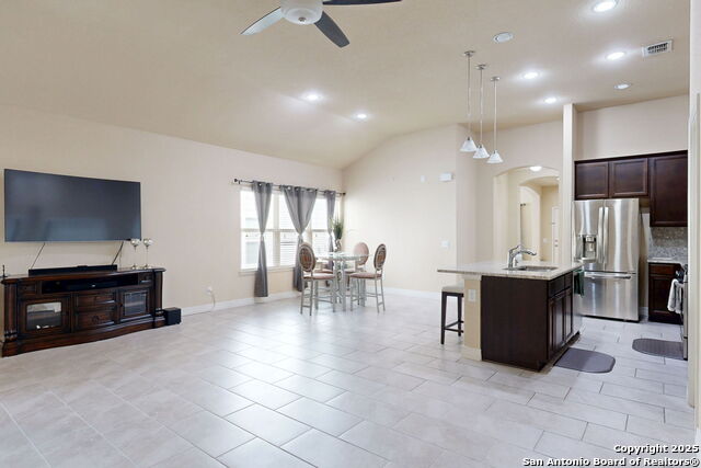 Listing photo id 23 for 9619 Rousseau