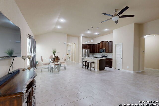 Listing photo id 25 for 9619 Rousseau